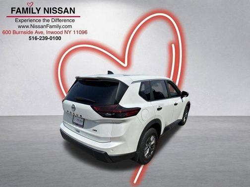 Everest White P 2025 Nissan Rogue S