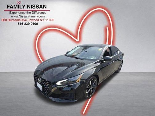 Black 2023 Nissan Altima 2.5 SR