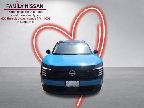 2t Ice Blk Roof 2025 Nissan Kicks SR