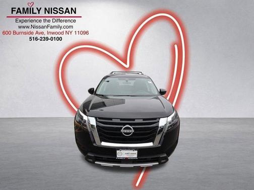 Super Black 2025 Nissan Pathfinder SL