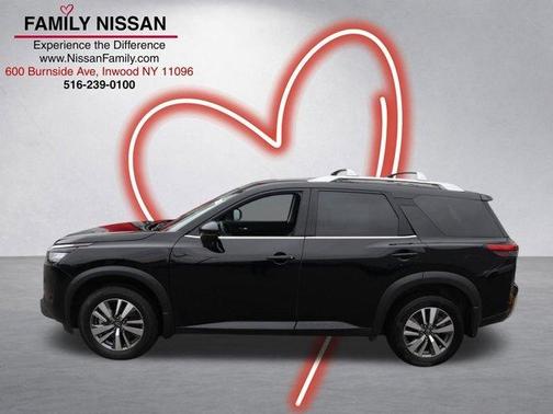Super Black 2025 Nissan Pathfinder SL