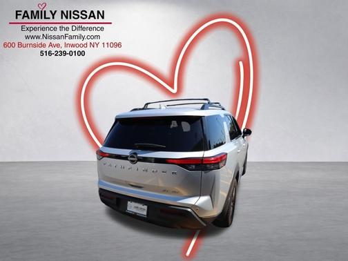 Brilliant Silver Metallic 2022 Nissan Pathfinder SV
