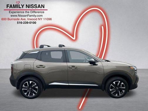 Canyon Bronze M 2026 Nissan Kicks SV
