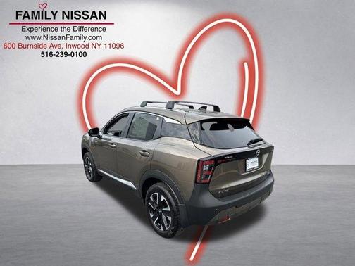 Canyon Bronze M 2026 Nissan Kicks SV