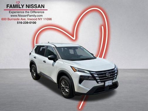 Everest White P 2025 Nissan Rogue S