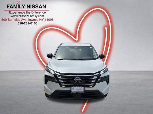 Everest White P 2025 Nissan Rogue S