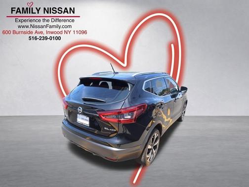 Magnetic Black 2022 Nissan Rogue Sport SL