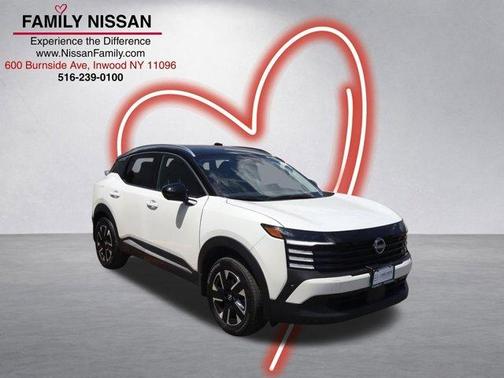 Aspen White Tricoat 2025 Nissan Kicks SR