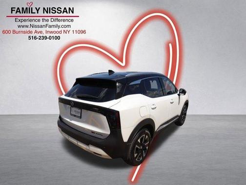 Aspen White Tricoat 2025 Nissan Kicks SR