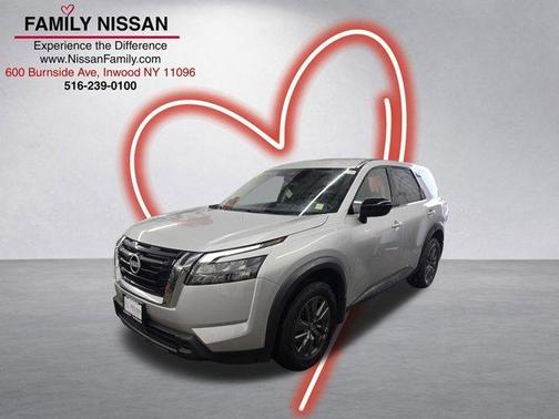 Brilliant Silver Metallic 2024 Nissan Pathfinder S