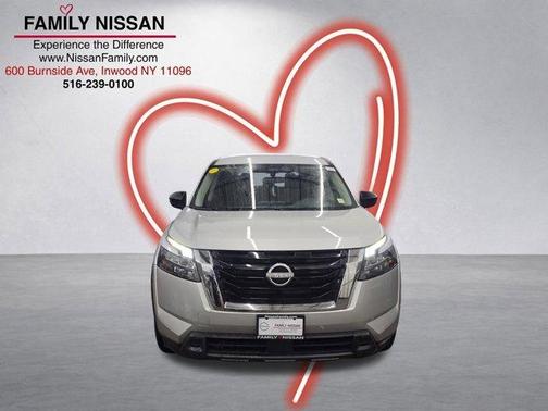 Brilliant Silver Metallic 2024 Nissan Pathfinder S