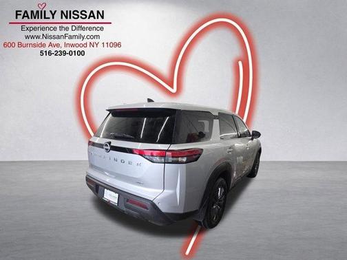Brilliant Silver Metallic 2024 Nissan Pathfinder S