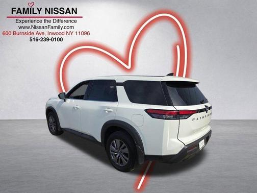 Glacier White 2025 Nissan Pathfinder S