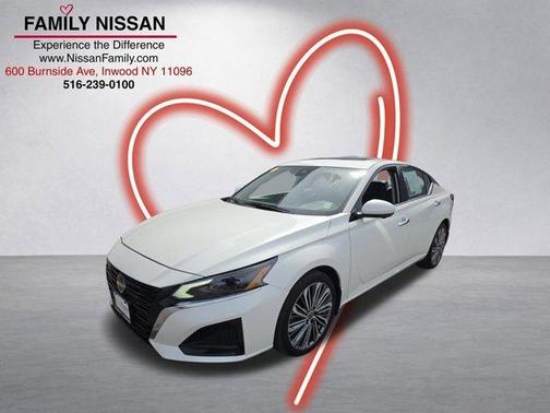 White 2025 Nissan Altima SL