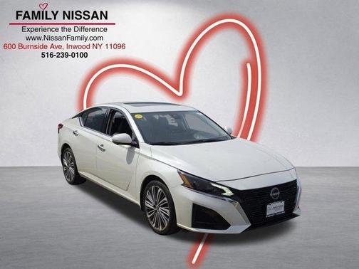 White 2025 Nissan Altima SL