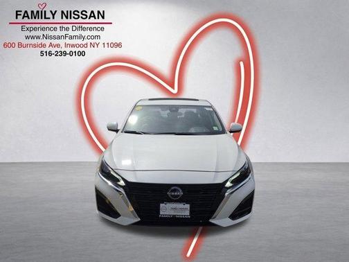White 2025 Nissan Altima SL