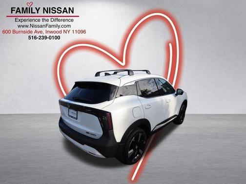 Aspen White Tri 2026 Nissan Kicks SR