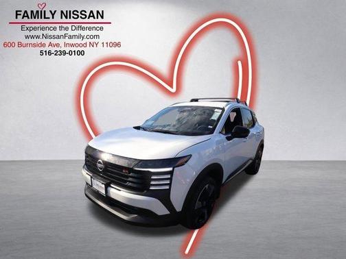 Aspen White Tri 2026 Nissan Kicks SR