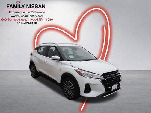Aspen White 2024 Nissan Kicks SV