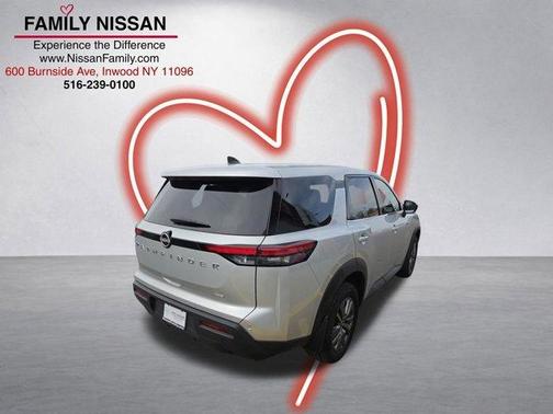 Brilliant Silver Metallic 2025 Nissan Pathfinder S