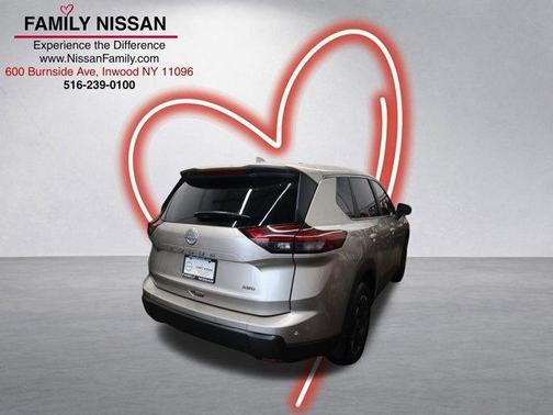 Champagne Silve 2026 Nissan Rogue SV