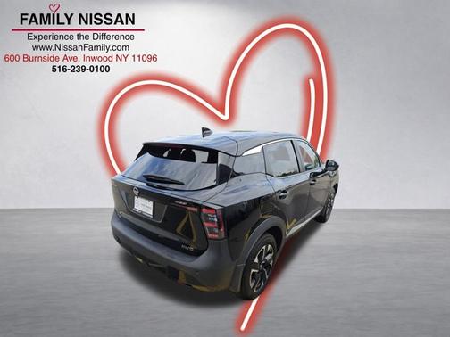 Super Black 2025 Nissan Kicks SV
