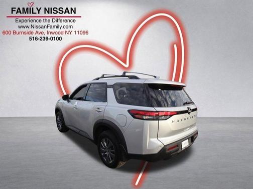 Brilliant Silver Metallic 2025 Nissan Pathfinder SV