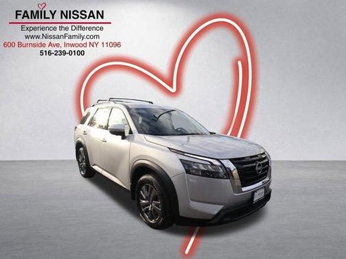 Brilliant Silver Metallic 2025 Nissan Pathfinder SV