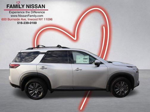 Brilliant Silver Metallic 2025 Nissan Pathfinder SV