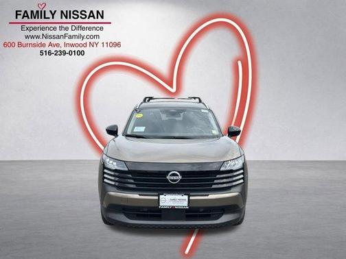Canyon Bronze M 2026 Nissan Kicks SV