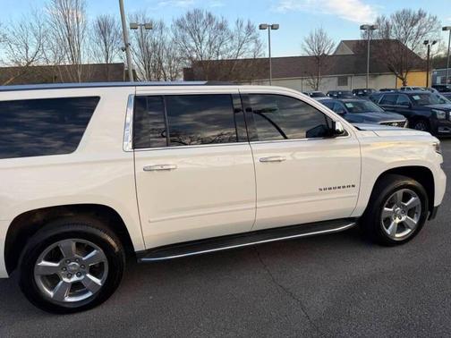 White 2018 Chevrolet Suburban Premier