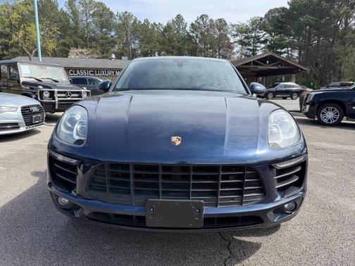 Jet Black Metallic 2016 Porsche Macan Macan S