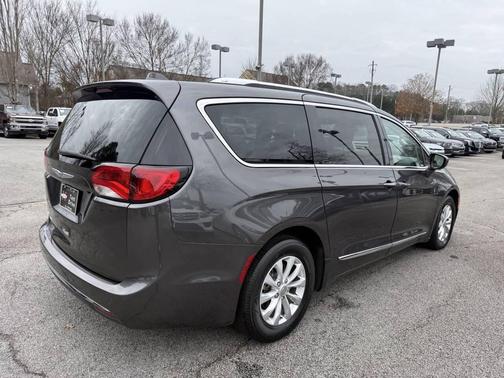 2018 Chrysler Pacifica Touring-L
