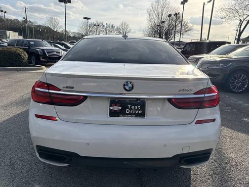 2016 BMW 750 i xDrive