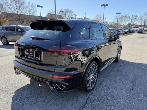 2016 Porsche Cayenne GTS