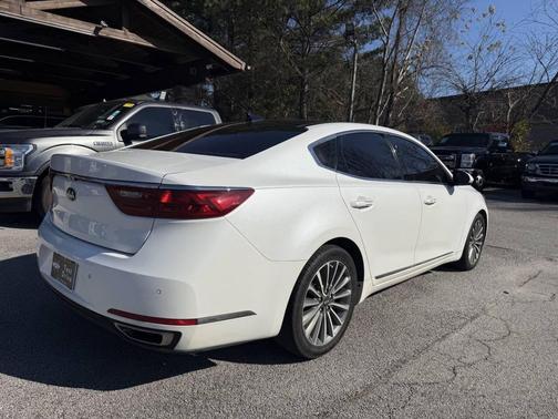 2017 Kia Cadenza Premium