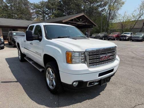 White 2014 GMC Sierra 2500 Denali
