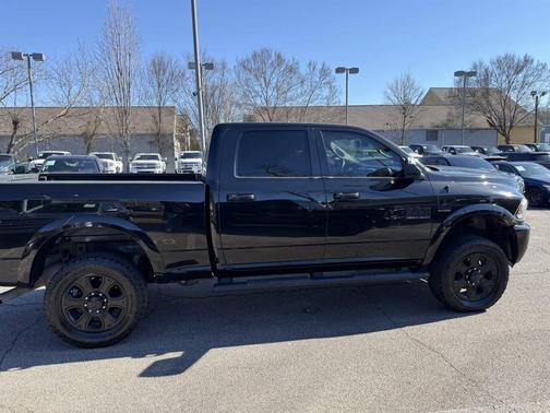 2017 RAM 2500 Laramie Crew Cab 4x4 6'4' Box