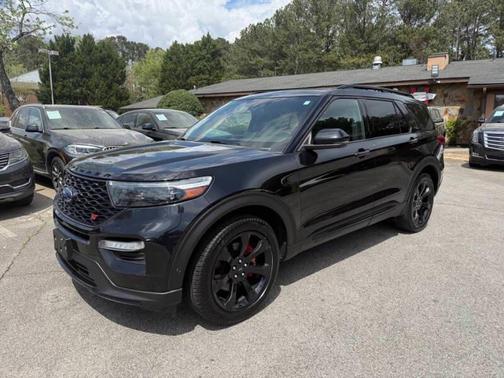 Black 2020 Ford Explorer ST