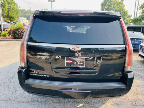 2018 Cadillac Escalade Luxury