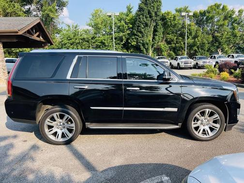 2018 Cadillac Escalade Luxury