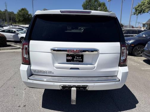 White 2015 GMC Yukon XL 1500 Denali