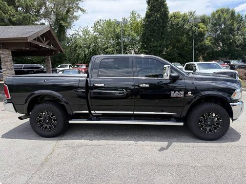 Brilliant Black Crystal Pearlcoat 2017 RAM 2500 Limited Crew Cab 4x4 6'4' Box