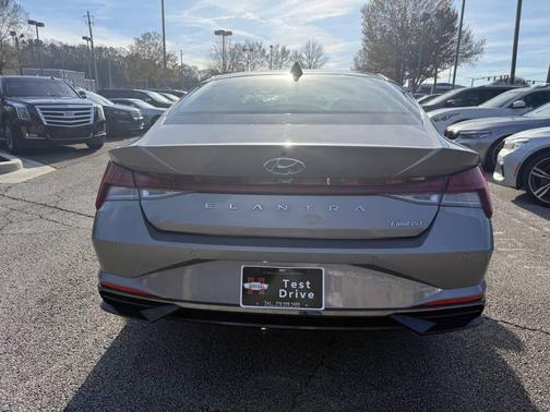 2022 Hyundai ELANTRA Limited