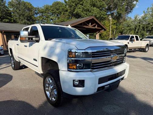 White 2016 Chevrolet Silverado 2500 High Country