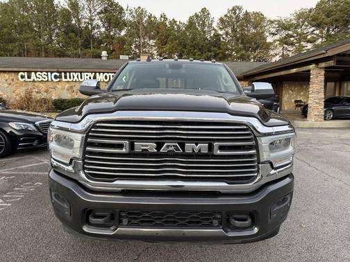 2022 RAM 3500 Laramie Crew Cab 4x4 8' Box