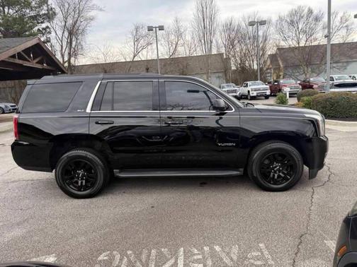 Black 2017 GMC Yukon SLT