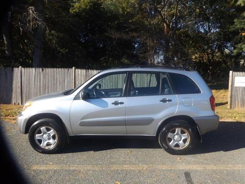 2005 Toyota RAV4 Base