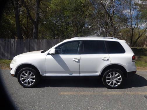 Campanella White 2008 Volkswagen Touareg 2 V6