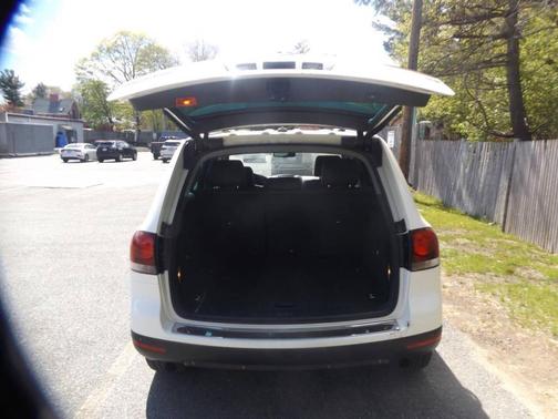 Campanella White 2008 Volkswagen Touareg 2 V6